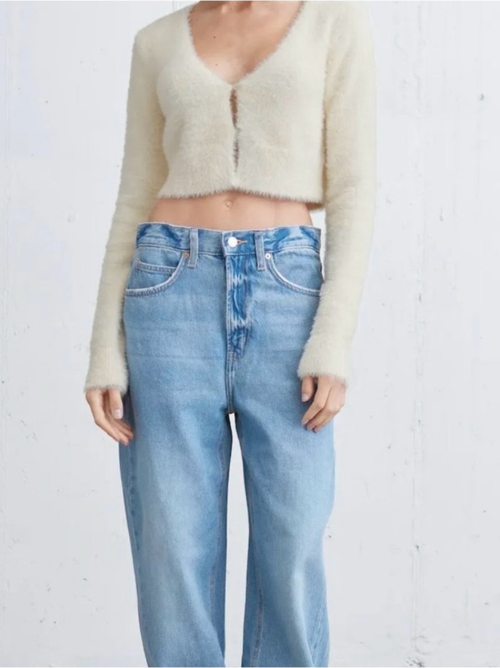 OAK + FORT (Size S) Cream Fuzzy Cropped Cardigan